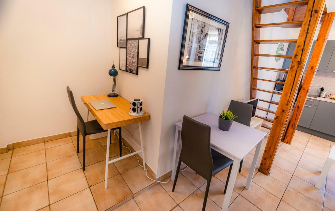 DUPLEX dans CENTRE VILLE (GARE;PARKING;WIFI) Troyes Exterior foto